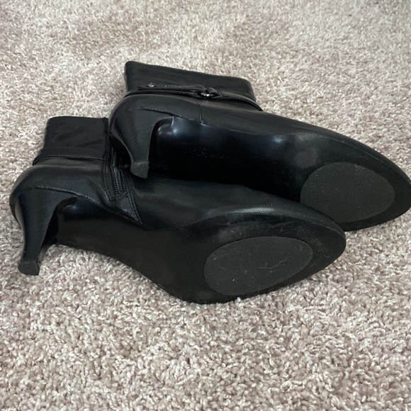 Anne Klein women’s size 8 gorgeous black heeled boots, excellent condition! - Picture 4 of 6